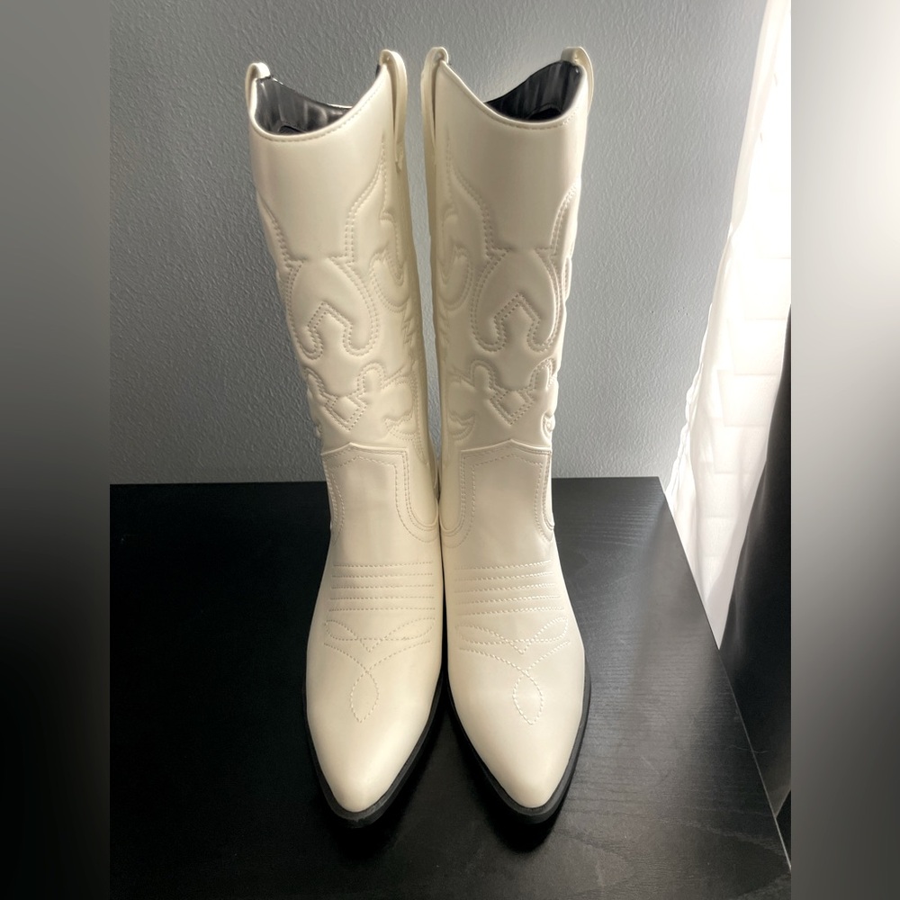 White Fashion Cowgirl Boots - Picture 2 of 5